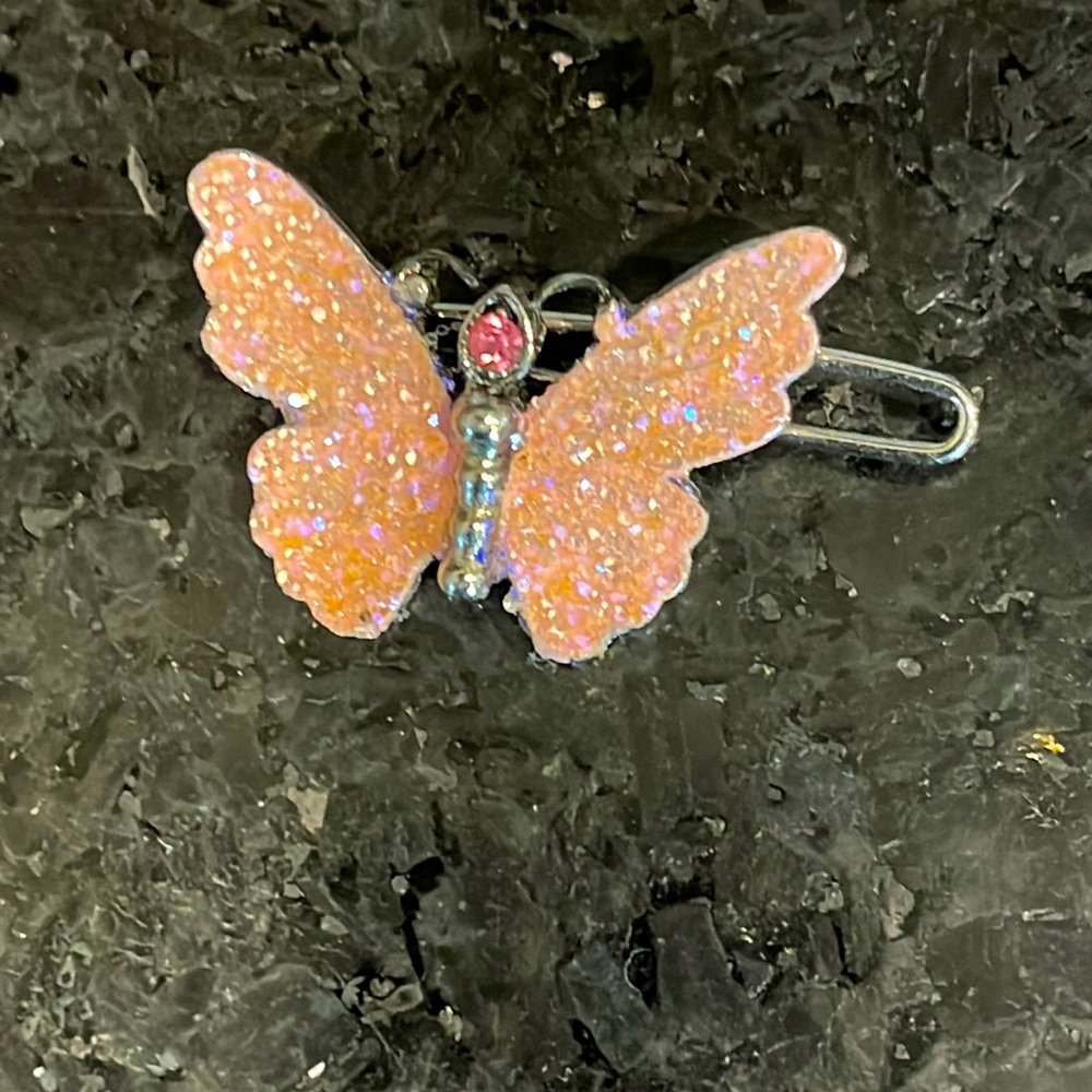 Mia Beauty pink butterfly hair clip